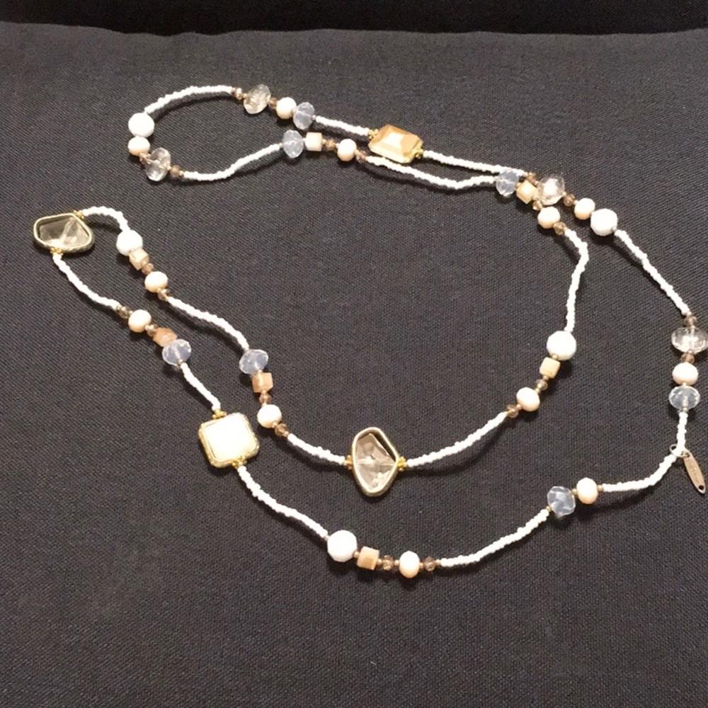 EUC,30" floating stones&small beaded necklace.Lightweight,comfy,great addition
